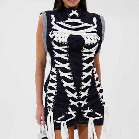 ALL ABOUT IT LACE UP MINI DRESS IN DENIM - L - Picture 3 of 7